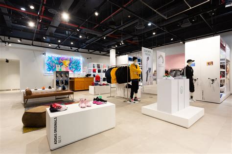 tienda adidas parque arauco